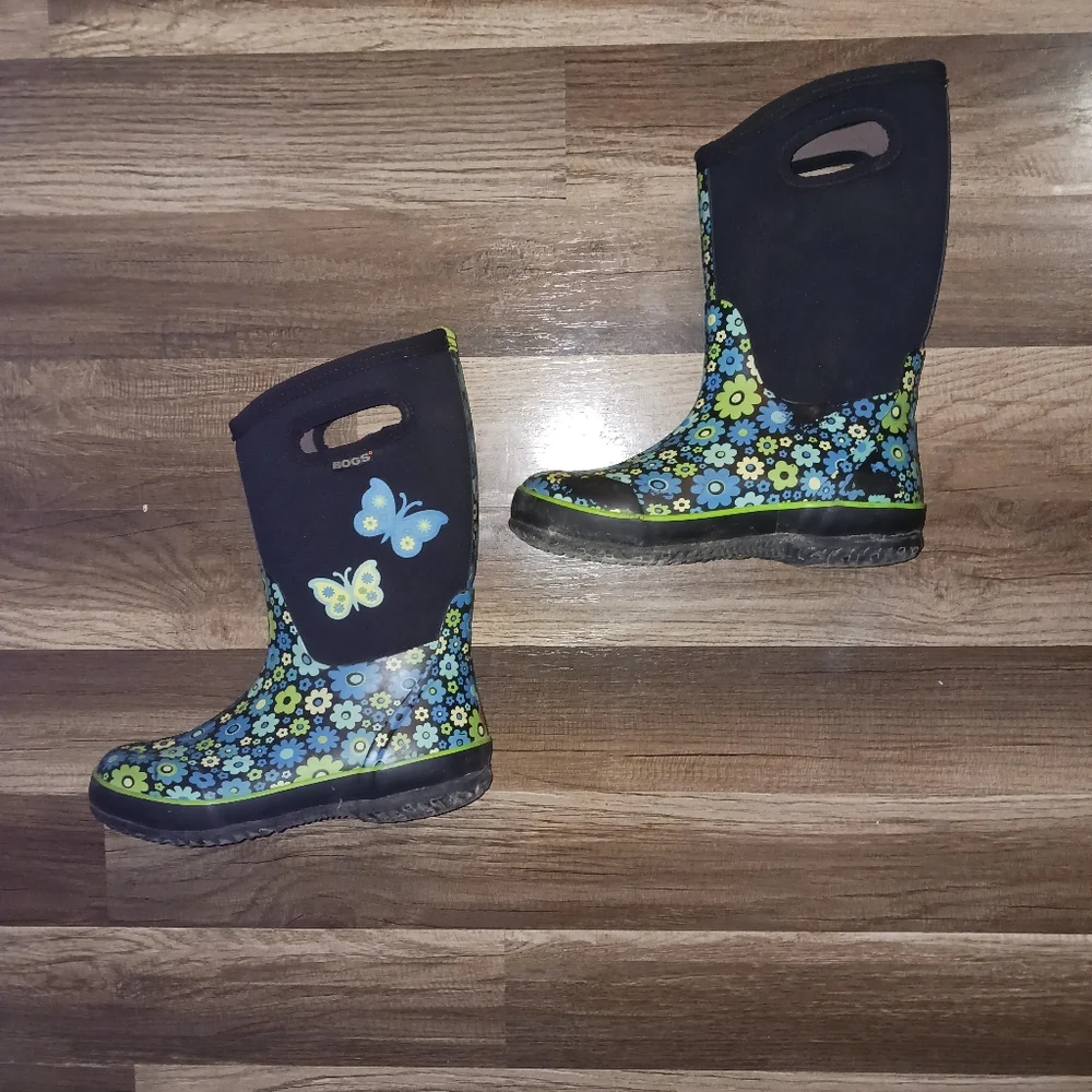 Girls Bogs boots